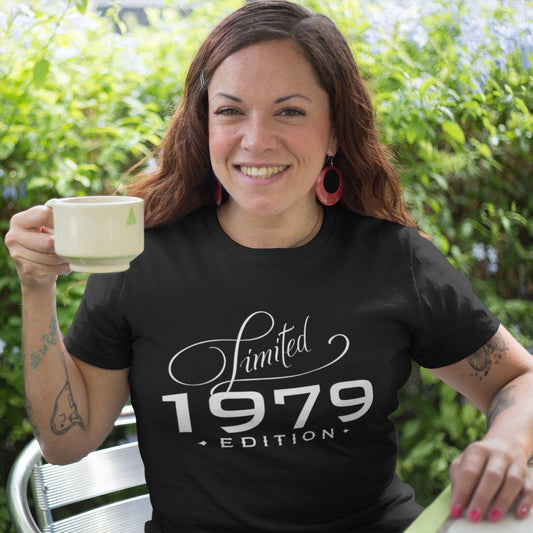 CHOOSE THE YEAR!! 30th / 40th Birthday Gift For Men and Women - Limited Edition 1981 T-shirt - Any Year You Want! Gift idea. Le-1981