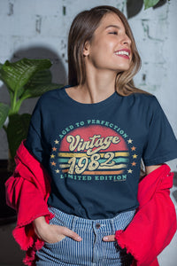 Retro Sunset 40th Birthday Shirt For Her - Women born in 1982 - Vintage 1982 Aged To Perfection Limited Edition T-shirt Gift idea  SUN-1982