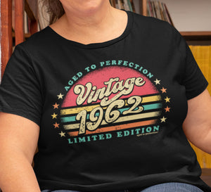 Retro Sunset 60th Birthday Shirt For Her - Women born in 1962 - Vintage 1962 Aged To Perfection Limited Edition T-shirt Gift idea  SUN-1962