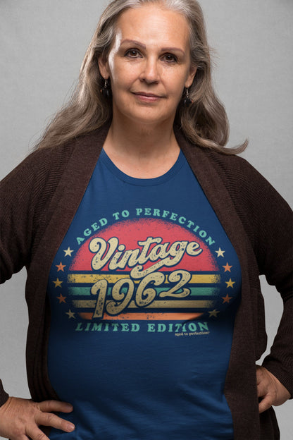 Retro Sunset 60th Birthday Shirt For Her - Women born in 1962 - Vintage 1962 Aged To Perfection Limited Edition T-shirt Gift idea  SUN-1962